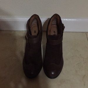 704b. Brown leather and suede ankle boots sz 37.5